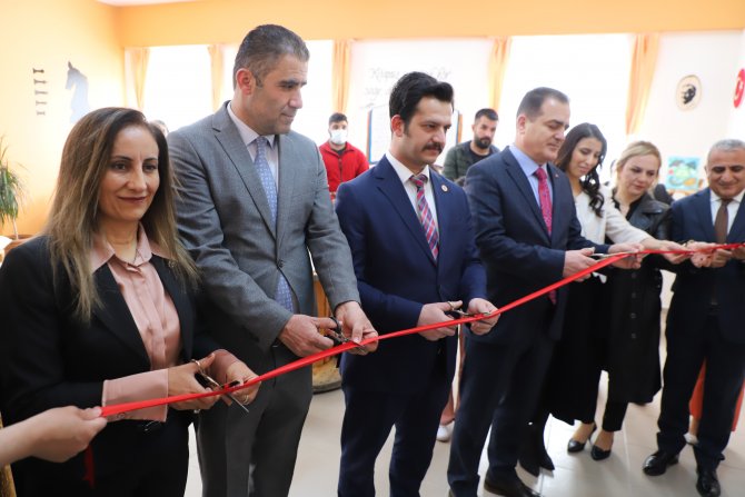 Hakkari'de "Geri dönüşüm kütüphanesi" açıldı