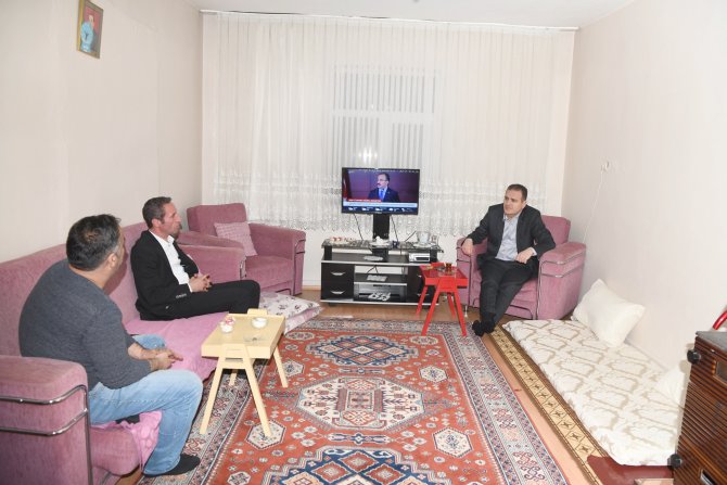 Vali Akbıyık, Akın ailesinin evinde iftarını açtı