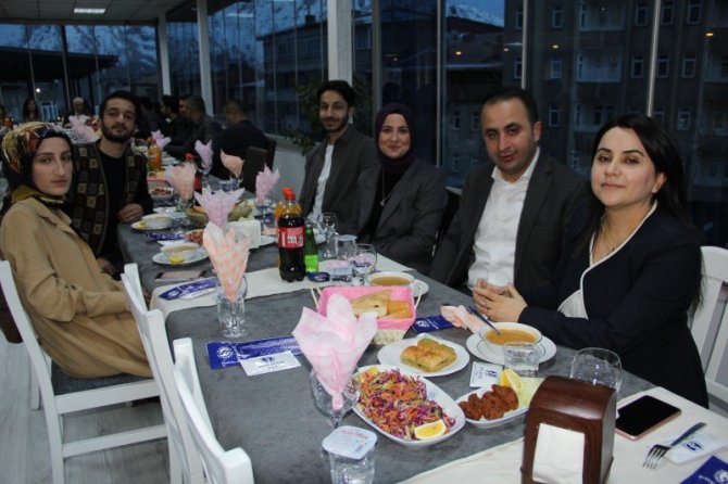 Hakkari'de Avukatlar günü iftarda buluştu