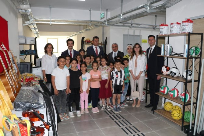 Hakkari'de 'Temel Eğitimde 10.000 Okul' Projesi