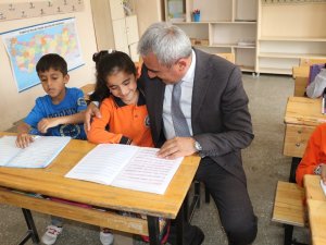 Hakkari milli eğitim yöneticileri sahada