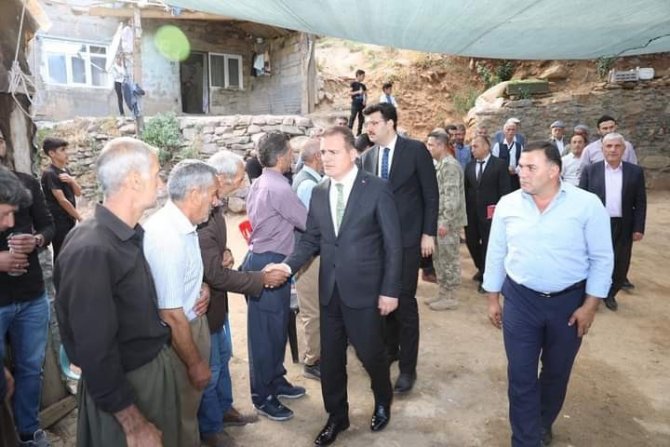 Vali Akbıyık’tan şehit ailelerine taziye ziyareti