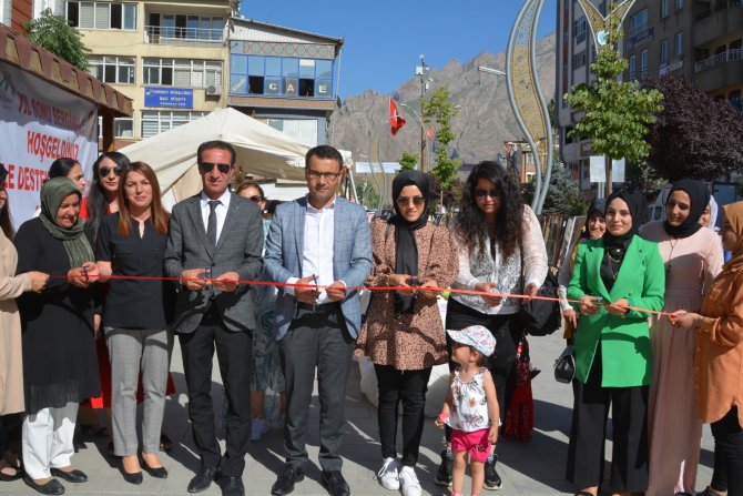 Hakkari ADEM’in yılsonu sergisine büyük ilgi