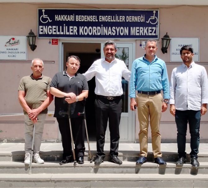 Federasyon Başkanı Engeliler derneğini ziyaret etti