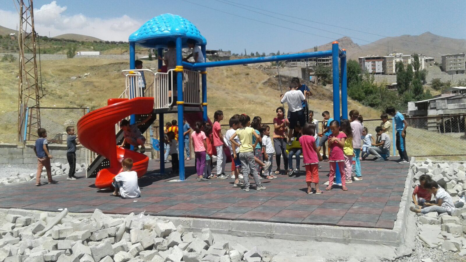 Çocuk Oyun Parkı Çocuklarda Sevinç Yarattı