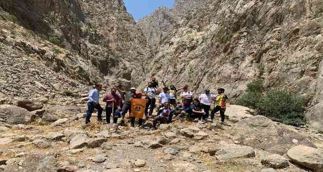 Dağcılar Şemdinli'deki kanyonları gezdi