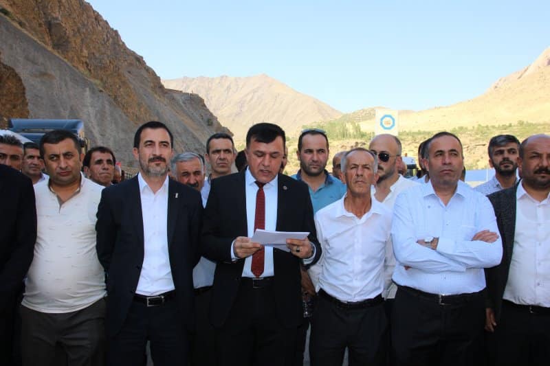 Hakkari’de "alternatif yol"un yapılması istendi