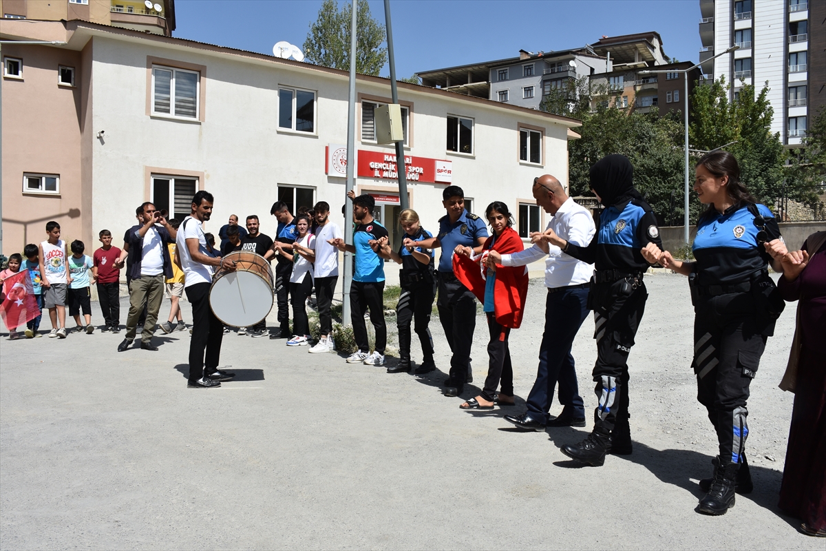 Balkan ikincisi olan Rojda, Hakkari'de coşkuyla karşılandı