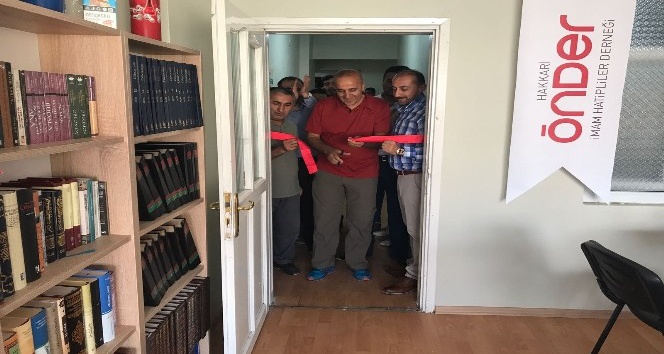 Hakkari’de ‘Kitap Kafe Gençlik Merkezi’ açıldı