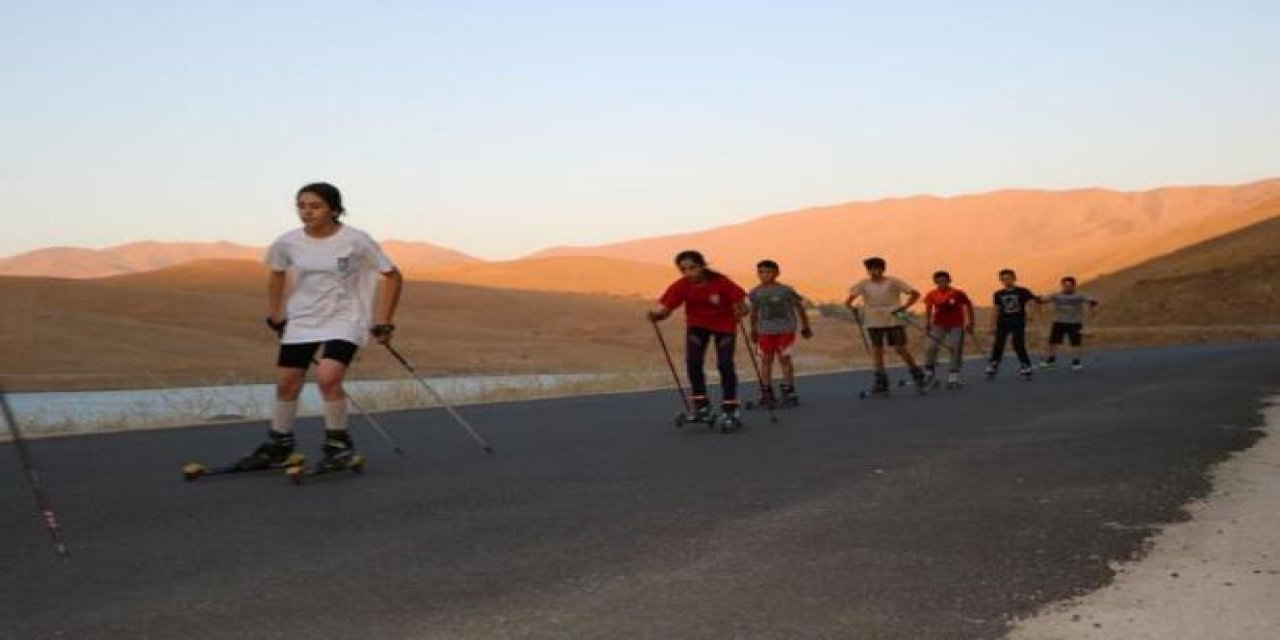 Tekerlekli kayak sporcuları yarışlara kara yolunda hazırlanıyor