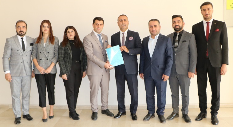 Hakkari Baro Başkanı Canan Mazbatasını Aldı