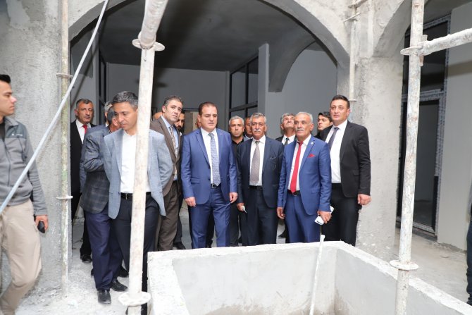 Vali Akbıyık, yeni halk pazarını denetledi