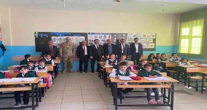 Ankara'dan Yüksekovalı öğrencilere yardım eli