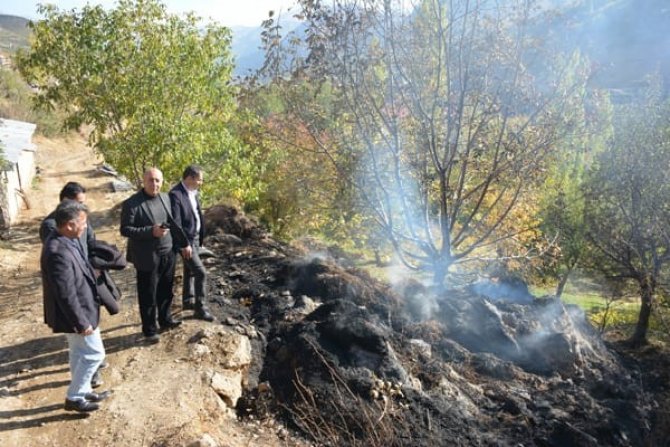 7 bin bağ ot ve 13 ton saman kül oldu