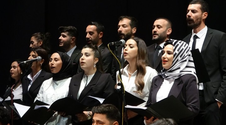Yüksekova’da Farklı Meslek Gruplarından Oluşan Korodan Müzik Ziyafeti