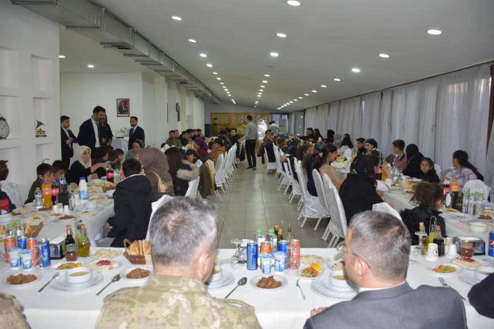 Kaymakam Çimşit, yetim çocuklarla iftarda bir araya geldi