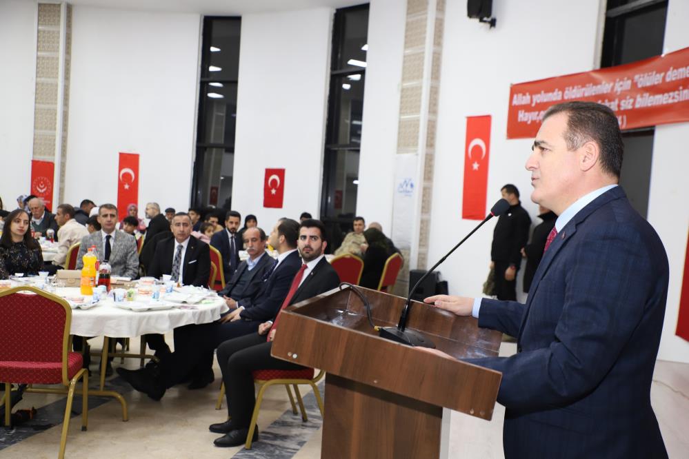 Hakkari’de şehit aileleri ve gaziler için iftar yemeği verildi