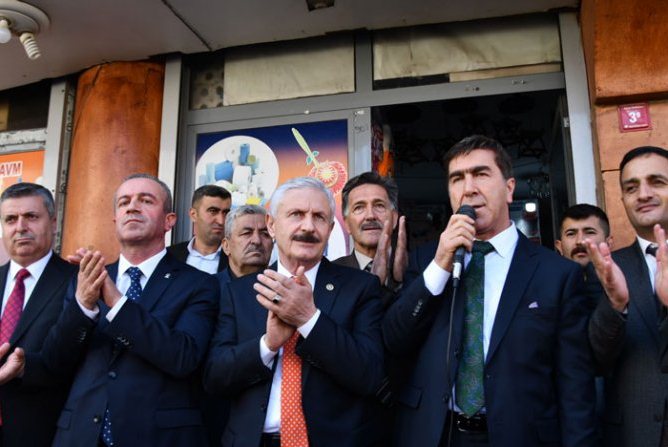 AK Parti Hakkari seçim bürosu açıldı