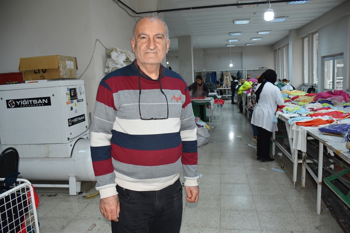 Hakkarili terzinin kurduğu tekstil atölyesi kadınlara iş kapısı oldu