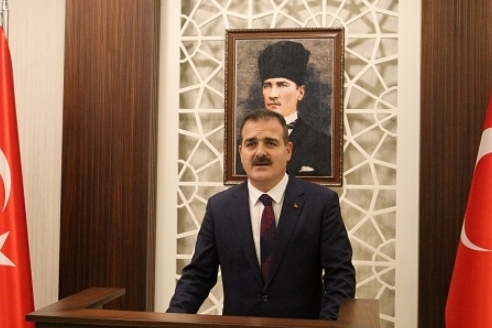 Vali Akbıyık'tan 23 Nisan Mesajı