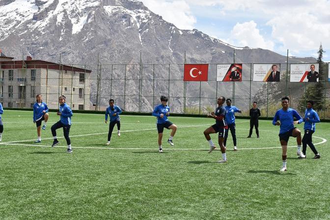 Kadrosunu güçlendiren Hakkarigücü, play-off turunu geçmek istiyor