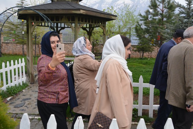 İranlı turizmciler Hakkari'ye hayran kaldı