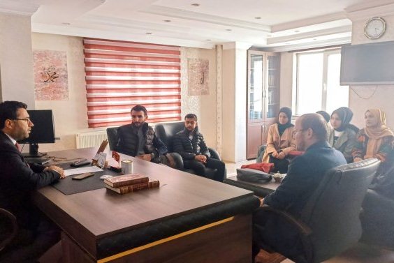 Üniversite öğrencileri umre yolunda