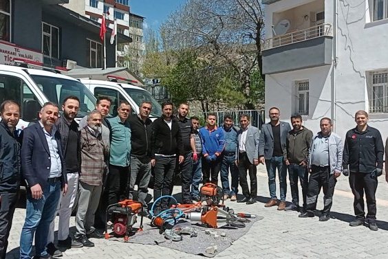 Hakkari AFAD'dan kurumlara deprem eğitimi...