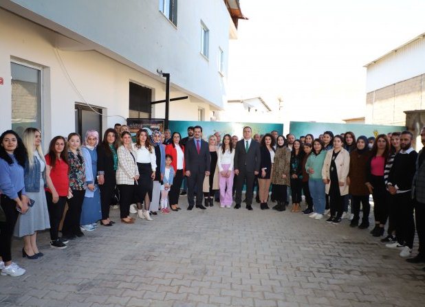 Vali Akbıyık belediye yaşam merkezini ziyaret etti