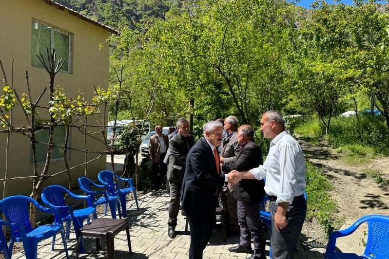AK Parti merkez köylerine çıkarma yaptı