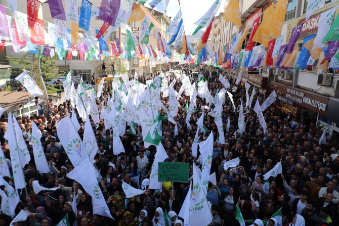 Yeşil Sol Parti'den Hakkari coşkulu miting