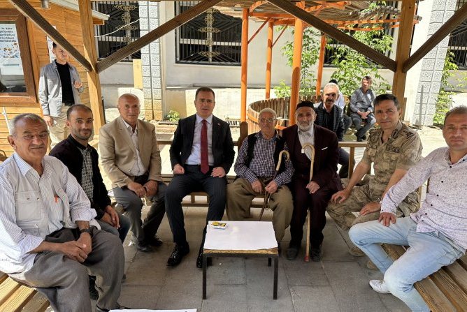 Vali Akbıyık, esnafları ziyaret etti