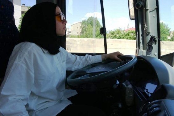 Yüksekova’nın ilk kadın otobüs şoförü