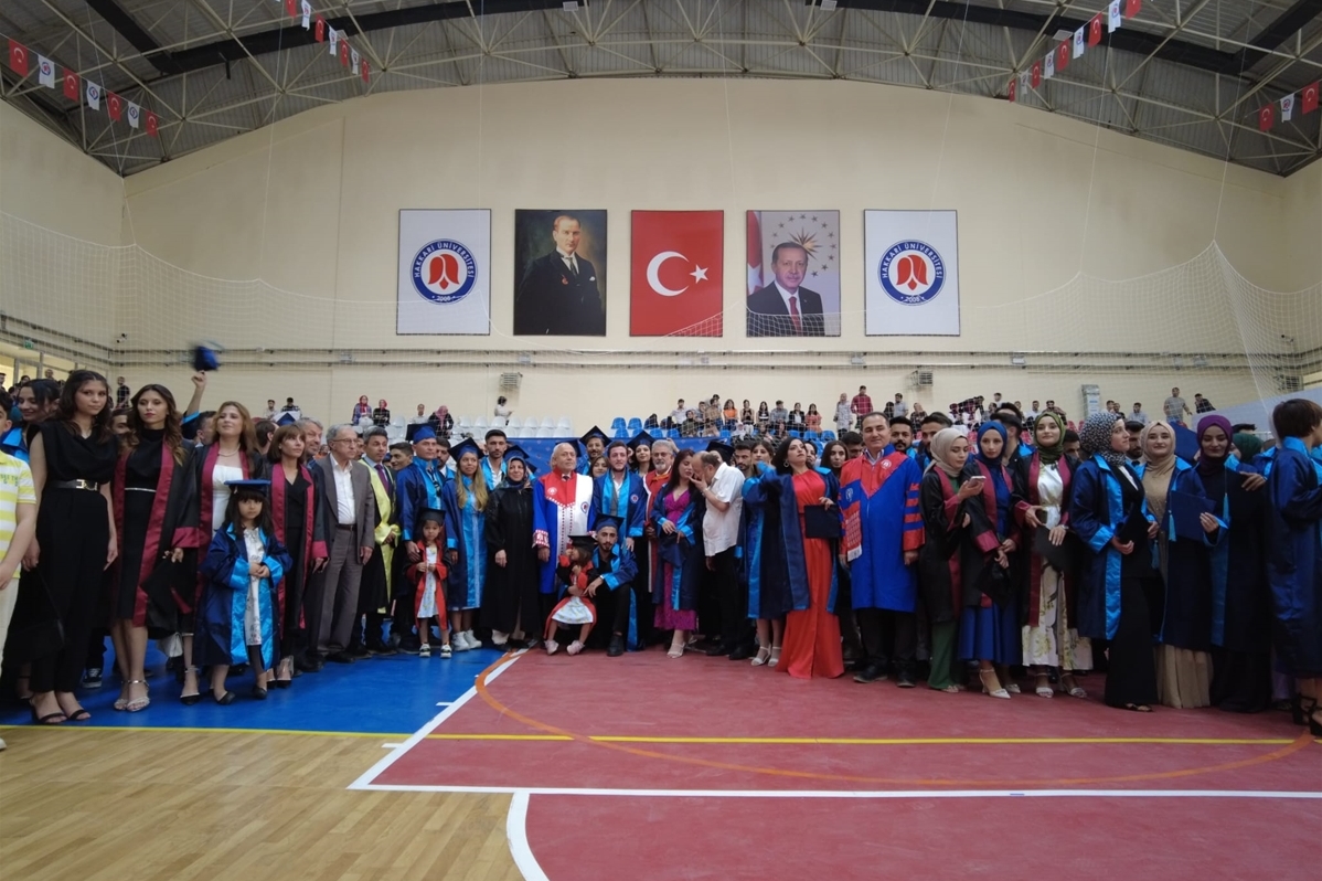 Hakkari Üniversitesinde mezuniyet töreni