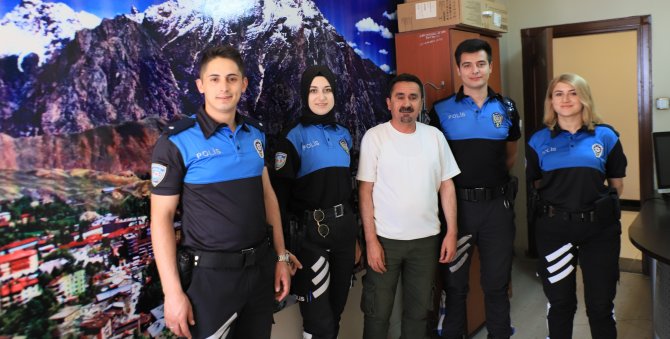 Hakkari Toplum Polisinden Gazeteci Taş'a ziyaret