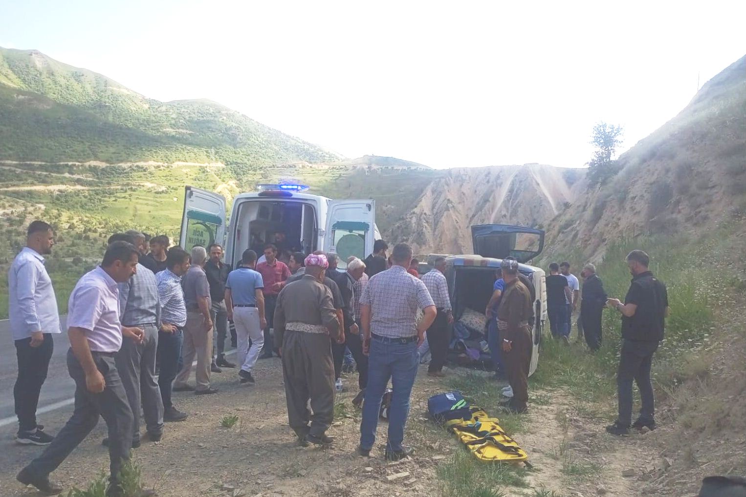 Hakkari-Van karayolunda trafik kazası: 2 yaralı
