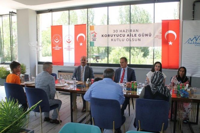 Vali Akbıyık, korucu aileleriyle buluştu