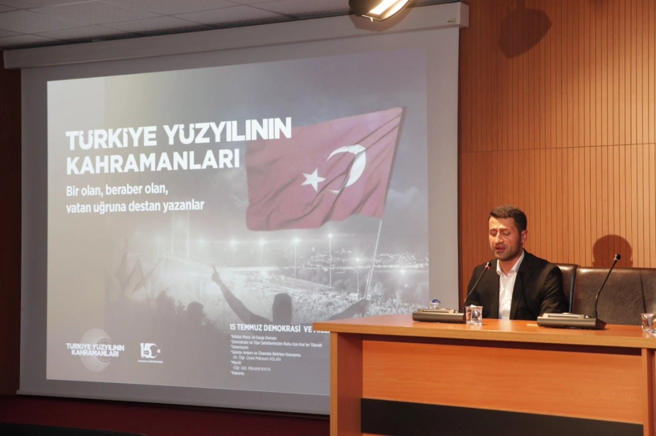 Hakkari Üniversitesi “15 Temmuz Demokrasi ve Milli Birlik Günü” Anma Programı Gerçekleştirildi