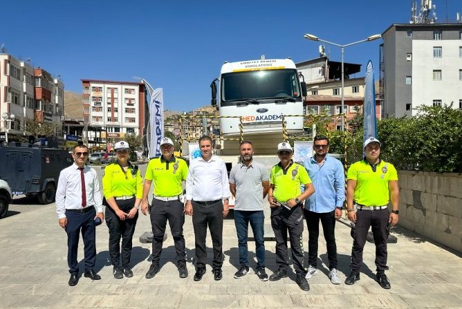 Simülasyon aracı Hakkari'de