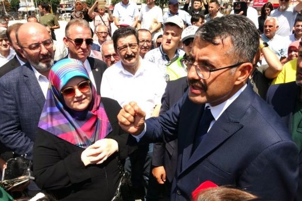 Vali Çelik, Kütahya'dan Hakkari'ye alkışlarla uğurlandı