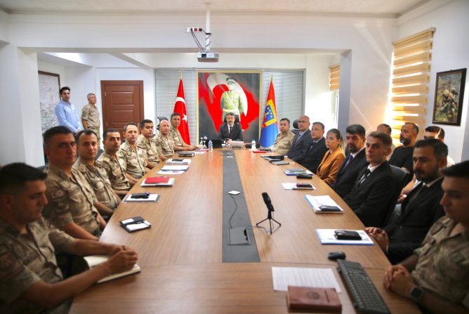 Vali Çelik "Halkın huzur ve güvenliği önceliğimiz"