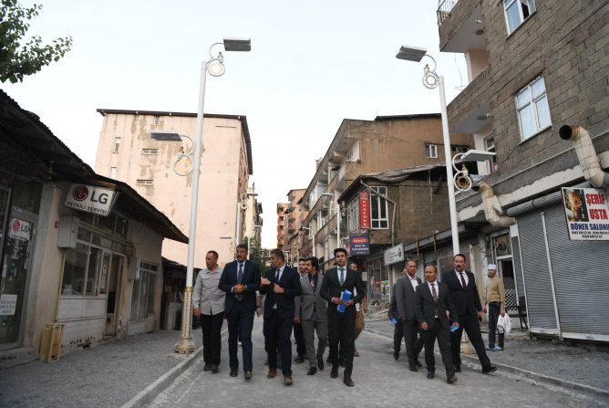Vali Çelik, sanat sokağı çalışmalarını denetledi