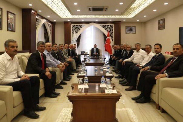 Vali Ali Çelik, muhtarların sorunlarını dinledi