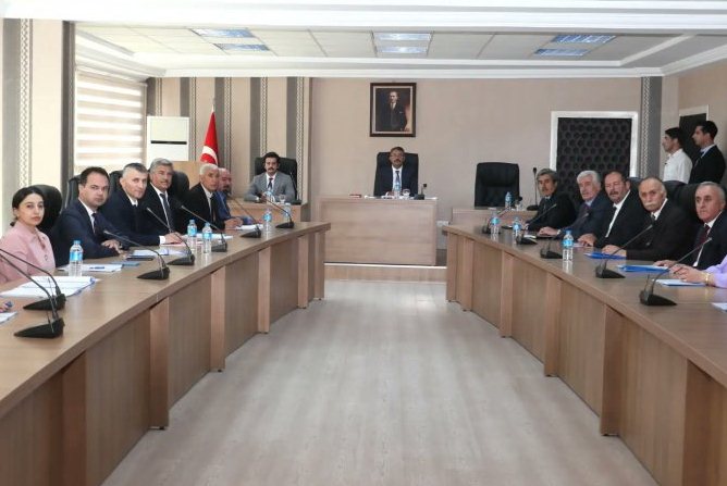 Vali Çelik, İl Özel İdaresini ziyaret etti