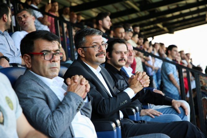 Vali Çelik "Kadınlar desteklenmesi gerekir!
