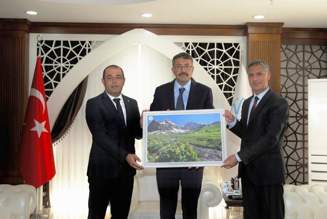 Vali Ali Çelik "Eşsiz güzellikleri olan bir doğası var"