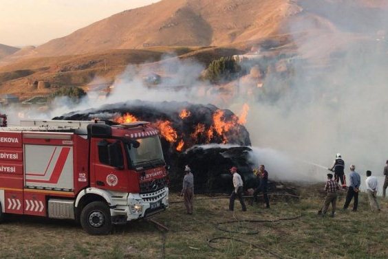 Yüksekova'da 6 bin bağ ot yandı