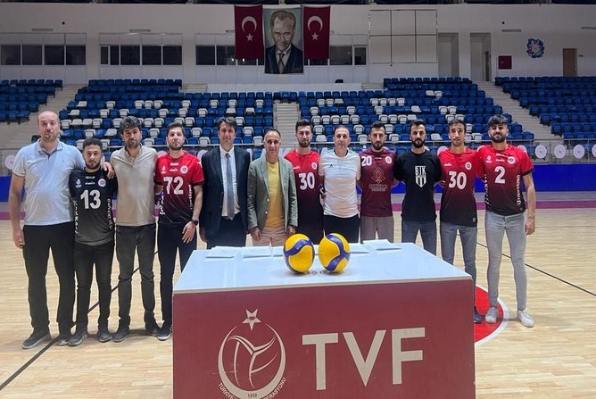 Hakkari Gençlik ve Sportif faaliyetler voleybol takımı sezona başladı