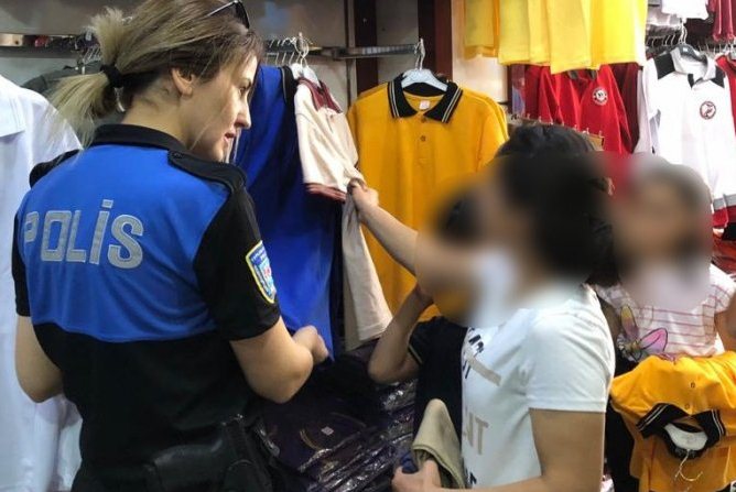 Hakkari polisi sevindirmeye devam ediyor