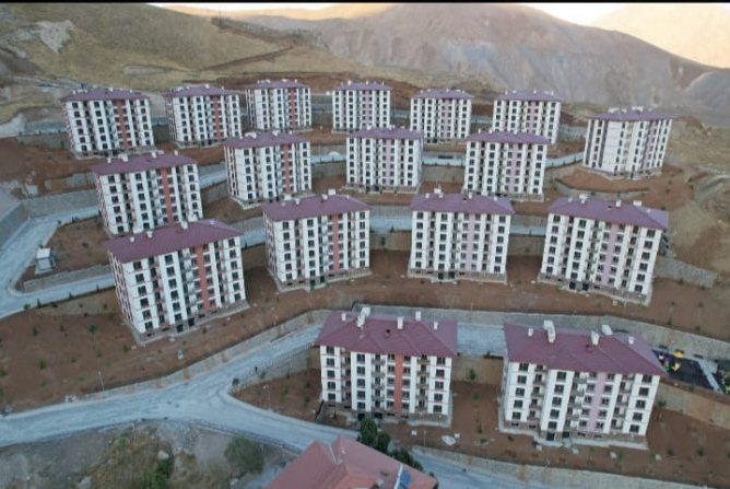 Evleri teslim edilmeyen TOKİ mağdurları